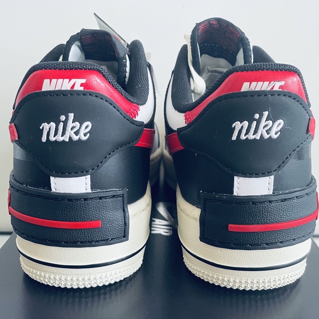 NIKE(ナイキ)の【新品】Nike Air Force 1  ナイキ エア フォース1 シャドウ レディースの靴/シューズ(スニーカー)の商品写真