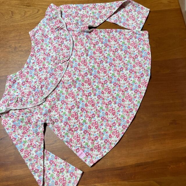 RAG MART(ラグマート)のピンク　花柄　長袖カットソー　スカート　100センチ　セット キッズ/ベビー/マタニティのキッズ服女の子用(90cm~)(Tシャツ/カットソー)の商品写真