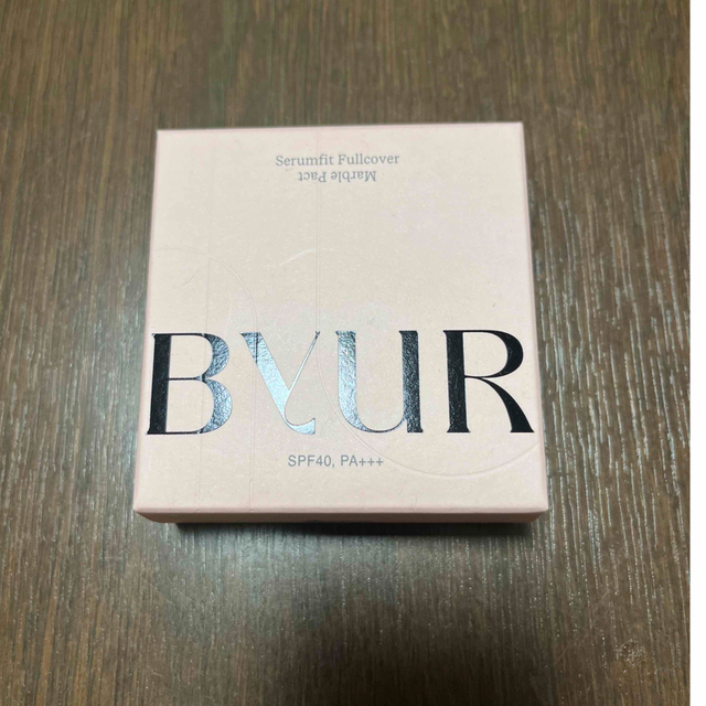 BYUR　バイユア　セラムフィットフルカバーマーブルパクト コスメ/美容のベースメイク/化粧品(ファンデーション)の商品写真