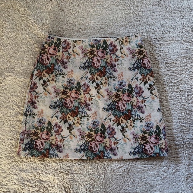 GU(ジーユー)のGU/花柄ゴブラン織台形スカート レディースのスカート(ミニスカート)の商品写真