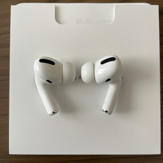 Apple(アップル)のAIR Pods Pro 第1世代　両耳 スマホ/家電/カメラのオーディオ機器(ヘッドフォン/イヤフォン)の商品写真