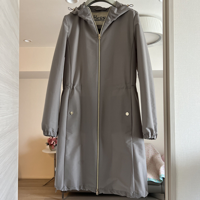 極美品 ♡ヘルノ HERNO♡フーデッドスプリングコートエクラ掲載 グレージュ