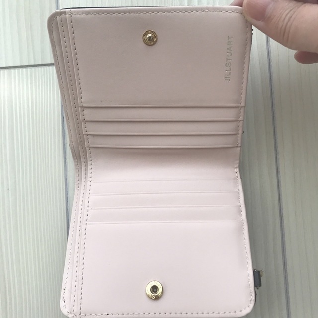 JILLSTUART(ジルスチュアート)のジルスチュアート折り財布 レディースのファッション小物(財布)の商品写真