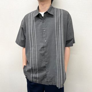 【中古】 VANHEUSEN コットン×ポリエステル シャツ ストライプ柄 半袖 ショートスリーブ ライン入り サイズ：XXL グレー 古着 中古 mellow(シャツ)