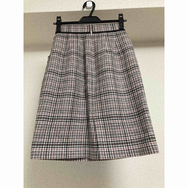 Apuweiser-riche(アプワイザーリッシェ)のアプワイザーリッシェ　ポケット刺繍チェックタイト　スカート　ピンク レディースのスカート(ひざ丈スカート)の商品写真