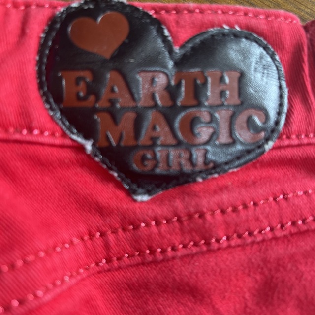 EARTHMAGIC(アースマジック)のEARTH JEANS 130 キッズ/ベビー/マタニティのキッズ服女の子用(90cm~)(パンツ/スパッツ)の商品写真