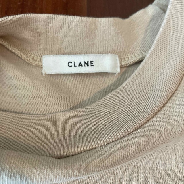 CLANE(クラネ)のCLANE クラネ　カットソー　ベージュ レディースのトップス(カットソー(半袖/袖なし))の商品写真