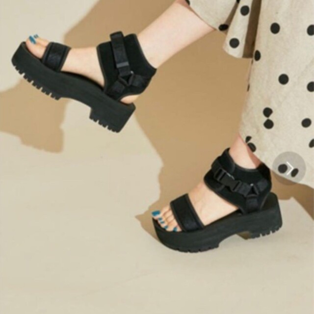 Teva(テバ)の【Teva】22cm厚底サンダル_インディオ ジュエルサンダル レディースの靴/シューズ(サンダル)の商品写真