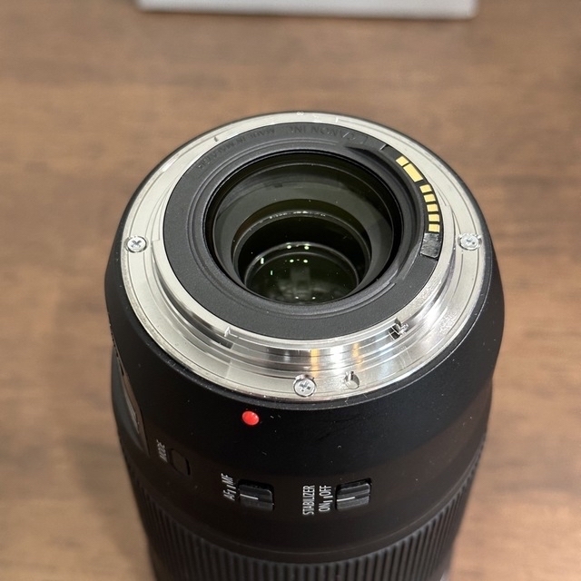 Canon(キヤノン)のCanon EF70-300F4-5.6 IS 2 USM (フード付) スマホ/家電/カメラのカメラ(レンズ(ズーム))の商品写真