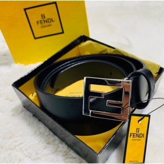 フェンディ(FENDI)の【たわし様専用】FENDI  FF ベルト ロゴ金具　ブラック(ベルト)