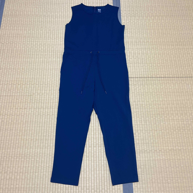 UNIQLO(ユニクロ)のユニクロ　ウルトラストレッチジャンプスーツ　セオリーコラボ　美品　サイズM レディースのパンツ(オールインワン)の商品写真