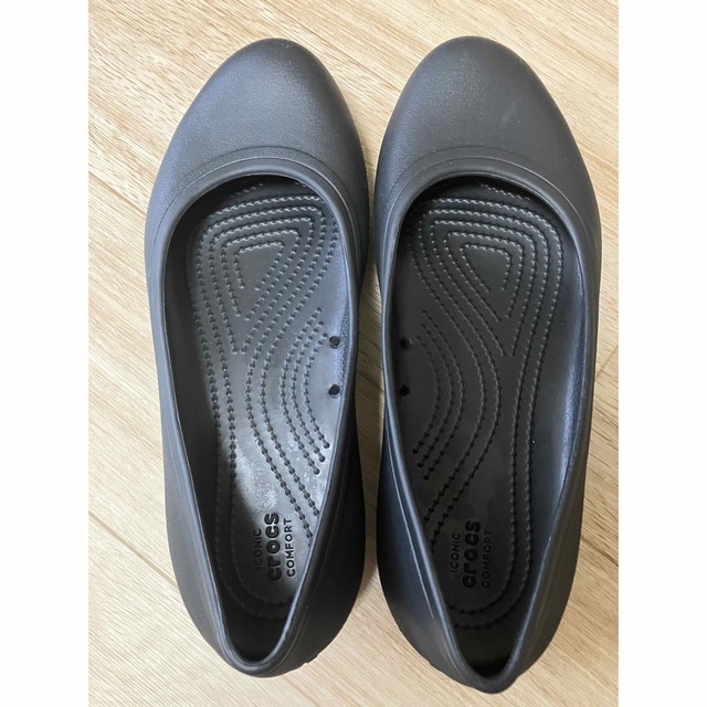 crocs(クロックス)の【値下げ不可】新品レディースクロックス黒 レディースの靴/シューズ(その他)の商品写真