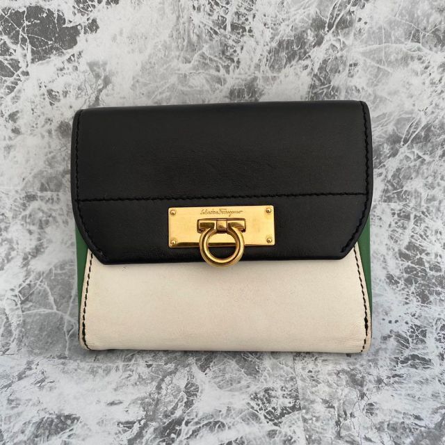 Ferragamo - フェラガモ ガンチーニ 二つ折り財布 レザー ブラック