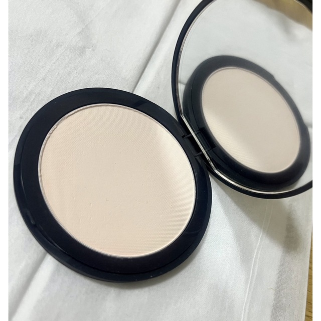 NARS(ナーズ)のMAYA様 専用   NARS パウダー コスメ/美容のベースメイク/化粧品(フェイスパウダー)の商品写真