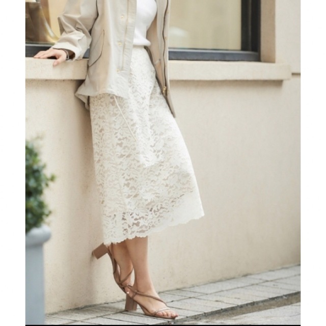 le.coeur blanc(ルクールブラン)のルクールブラン　レースタイトスカート　白 レディースのスカート(ひざ丈スカート)の商品写真