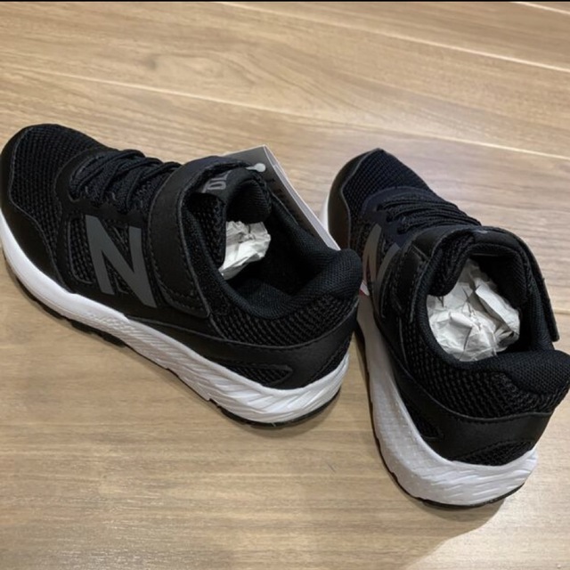 New Balance(ニューバランス)のニューバランス　スニーカー　17.5センチ キッズ/ベビー/マタニティのキッズ靴/シューズ(15cm~)(スニーカー)の商品写真