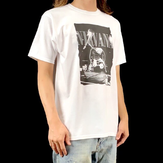 新品 ニルヴァーナ カートコバーン ライブ ジャンプ スマイリー ロゴ Tシャツ メンズのトップス(Tシャツ/カットソー(半袖/袖なし))の商品写真