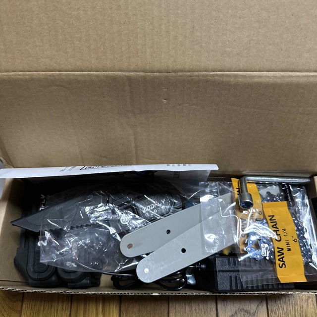 チェーンソー バッテリー2個付 新品 マキタバッテリー使用可能