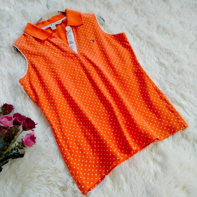 TOMMY HILFIGER(トミーヒルフィガー)のトミーヒルフィガー★ノースリーブポロシャツ　オレンジ　ドットXS　スキッパー レディースのトップス(ポロシャツ)の商品写真