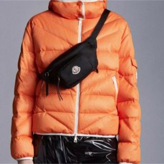 モンクレール(MONCLER)の【MONCLER】FELICIE シリコンロゴ ウエストポーチ(ボディバッグ/ウエストポーチ)