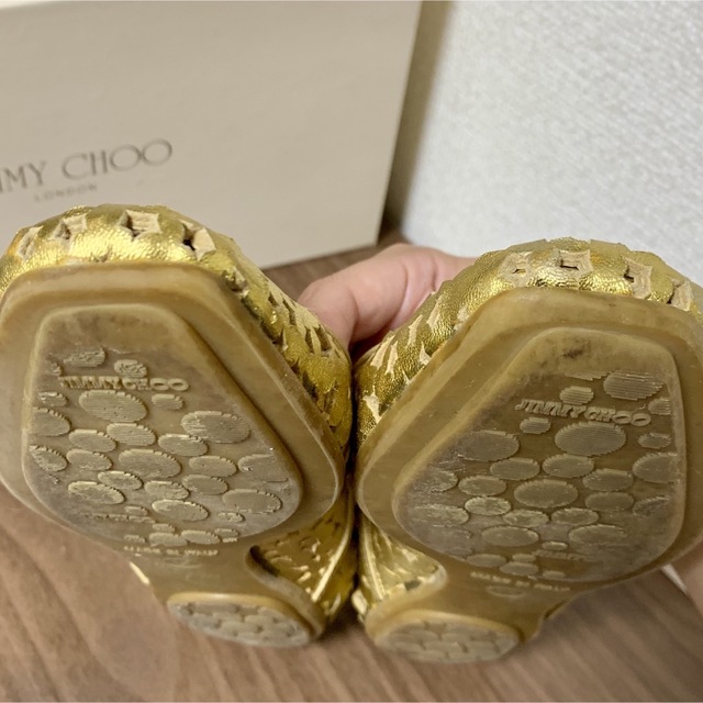 JIMMY CHOO(ジミーチュウ)のJIMMY CHOO ジミーチュウ　ゴールド　星　フラットシューズ レディースの靴/シューズ(バレエシューズ)の商品写真