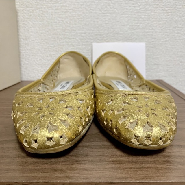 JIMMY CHOO(ジミーチュウ)のJIMMY CHOO ジミーチュウ　ゴールド　星　フラットシューズ レディースの靴/シューズ(バレエシューズ)の商品写真