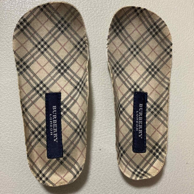 BURBERRY(バーバリー)のバーバリー 靴中敷　14cm用 キッズ/ベビー/マタニティのベビー靴/シューズ(~14cm)(スニーカー)の商品写真