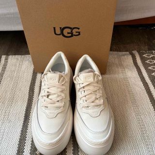 アグ(UGG)の入手困難！UGG MARIN MEGA LACE 厚底スニーカー(スニーカー)