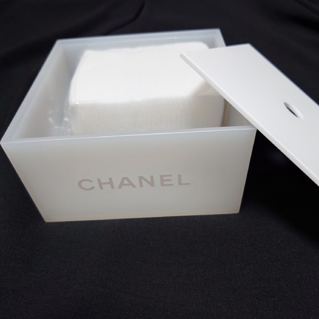 CHANEL(シャネル)の【新品】CHANEL コットンケース（非売品） コスメ/美容のコスメ/美容 その他(その他)の商品写真