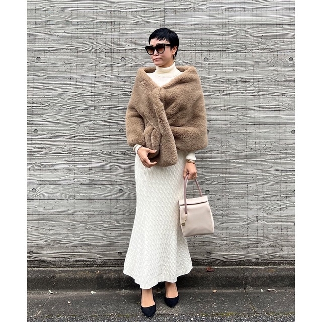 美品♡JENNE ジェンヌ リッチボリューム ファーケープ ベージュ 美品♡JENNE ジェンヌ リッチボリューム ファーケープ ベージュ
