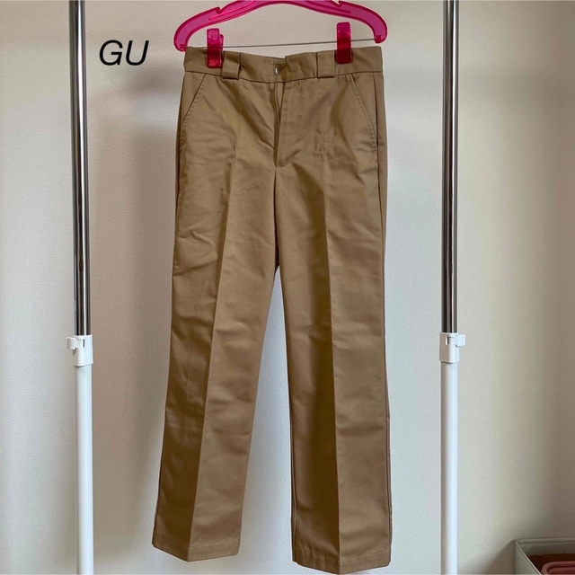 GU(ジーユー)のGU ﾚﾃﾞｨｰｽ ﾁﾉｽﾄﾚｰﾄﾊﾟﾝﾂ Mｻｲｽﾞ レディースのパンツ(チノパン)の商品写真