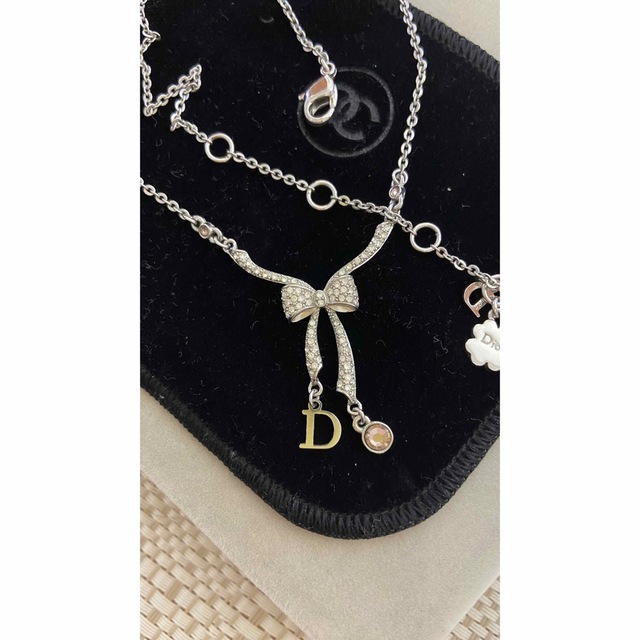 Dior リボンネックレス