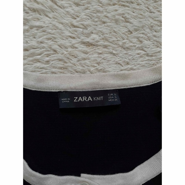 ZARA(ザラ)の美品　ZARA ザラ　カーディガン　ニット　パール　人気　完売 レディースのトップス(カーディガン)の商品写真