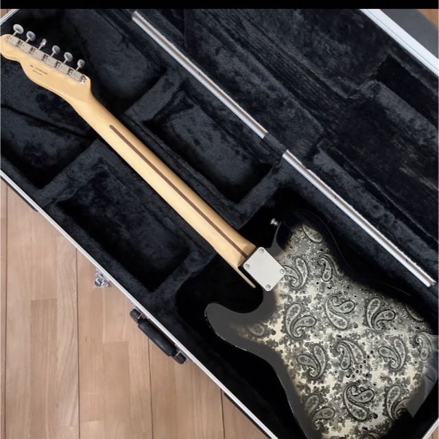 Fender(フェンダー)のフェンダー　レア　限定ブラックペイズリー 楽器のギター(エレキギター)の商品写真