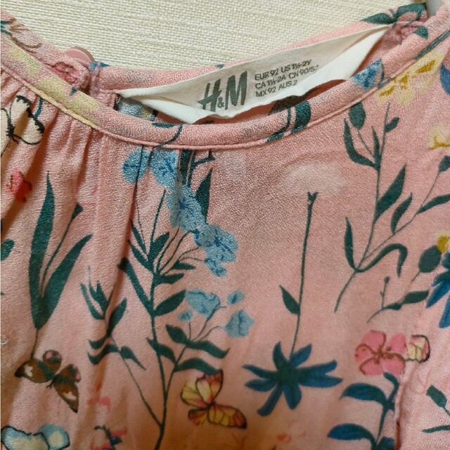 GLOBAL WORK(グローバルワーク)の花柄セット　H&M チュニック・グローバルウォーク ショトーパンツ キッズ/ベビー/マタニティのキッズ服女の子用(90cm~)(Tシャツ/カットソー)の商品写真