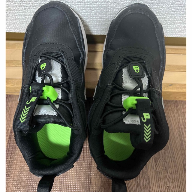 NIKE スニーカー トグル 20.5cm