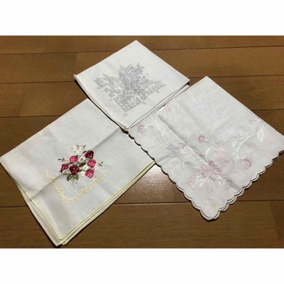 刺繍入りハンカチ3種(ハンカチ)