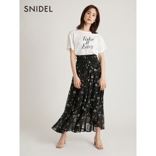 スナイデル(SNIDEL)の【新品未使用】SNIDEL ロングフラワースカート夏　(ロングスカート)