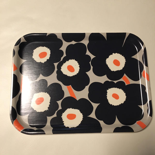 marimekko(マリメッコ)の値下げ/新品 マリメッコ トレー インテリア/住まい/日用品のキッチン/食器(テーブル用品)の商品写真