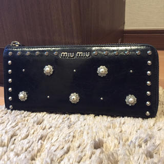 ミュウミュウ(miumiu)の《nami様専用》ミュウミュウ miumiu ✳︎長財布(財布)
