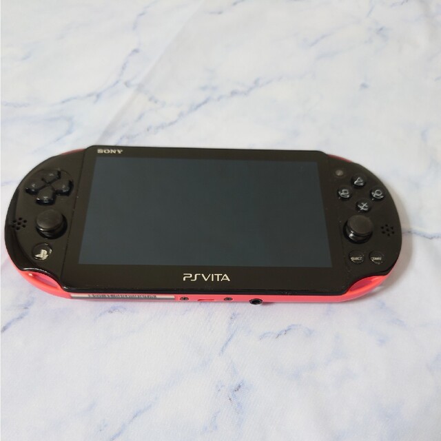 PlayStation Vita(プレイステーションヴィータ)の「PlayStation®Vita Value Pack ピンク/ブラック エンタメ/ホビーのゲームソフト/ゲーム機本体(携帯用ゲーム機本体)の商品写真