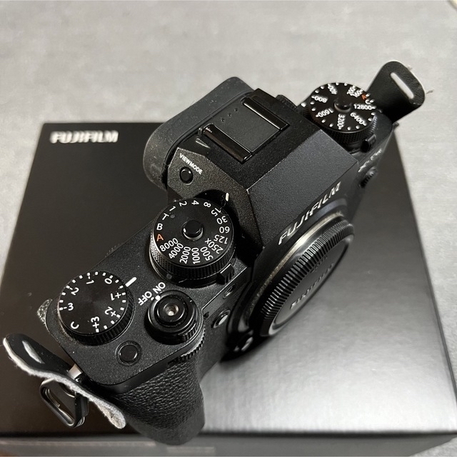 富士フイルム(フジフイルム)の【美品】 FUJIFILM X-T4 ミラーレス一眼 ブラック スマホ/家電/カメラのカメラ(ミラーレス一眼)の商品写真