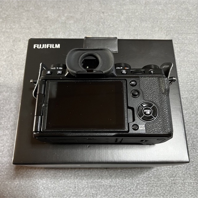 富士フイルム(フジフイルム)の【美品】 FUJIFILM X-T4 ミラーレス一眼 ブラック スマホ/家電/カメラのカメラ(ミラーレス一眼)の商品写真