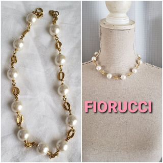 フィオルッチ(Fiorucci)の美品　FIORUCCI   可愛いレトロパールネックレス(ネックレス)