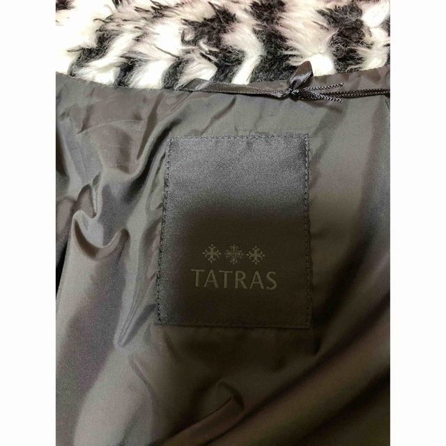 TATRAS(タトラス)のタトラス　ドゥミ　DOUMI サイズ3 ゼブラ　TATRAS フェイクファー レディースのジャケット/アウター(毛皮/ファーコート)の商品写真