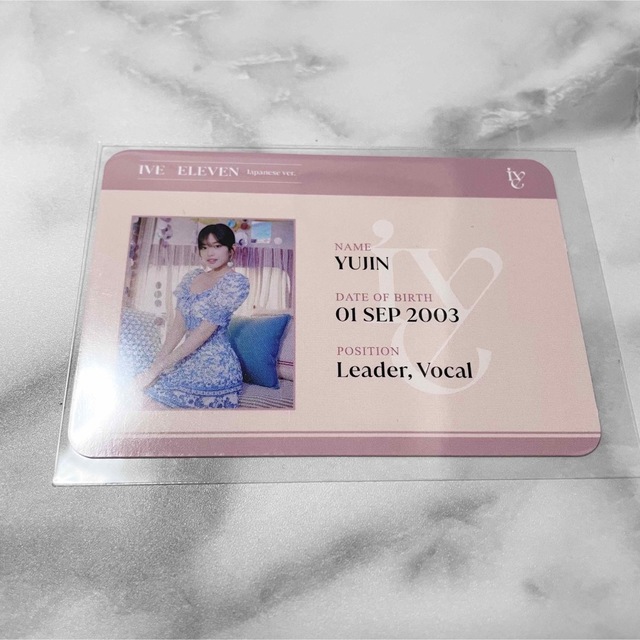 ELEVEN タワレコ特典 IDカード ユジン エンタメ/ホビーのCD(K-POP/アジア)の商品写真
