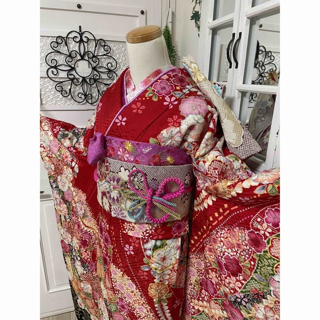 正絹 大人気赤地の花絞りが豪華で上品な辻ヶ花の古典柄 振袖ほぼフル