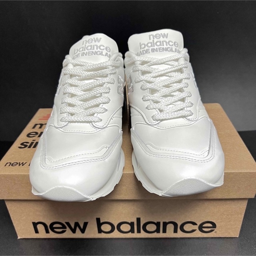 New Balance(ニューバランス)の30cm 新品 ニューバランス M1500 オール レザー ホワイト 1500 メンズの靴/シューズ(スニーカー)の商品写真