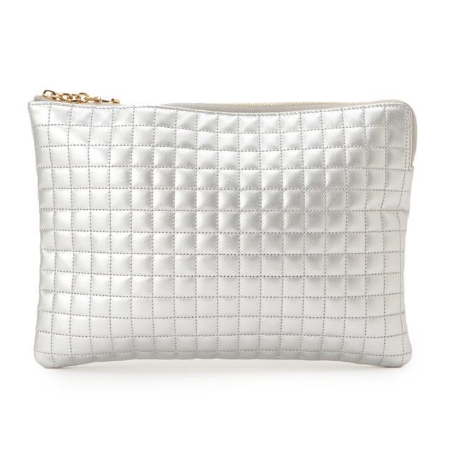 独特な celine - セリーヌ クラッチバッグ美品 Cチャーム クラッチ