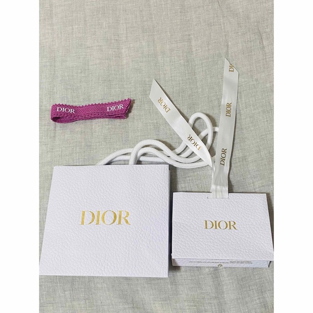Dior(ディオール)のDIOR 紙袋　 レディースのバッグ(ショップ袋)の商品写真